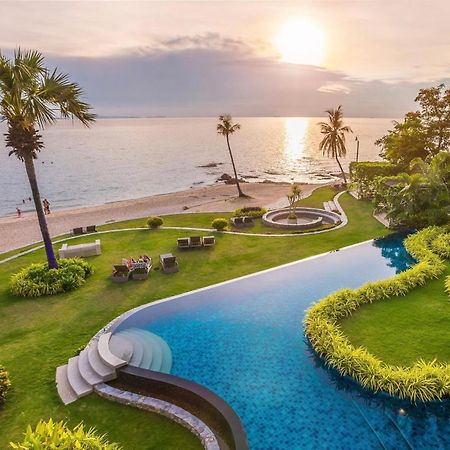 Luxurious Beachfront Pattaya Exterior photo