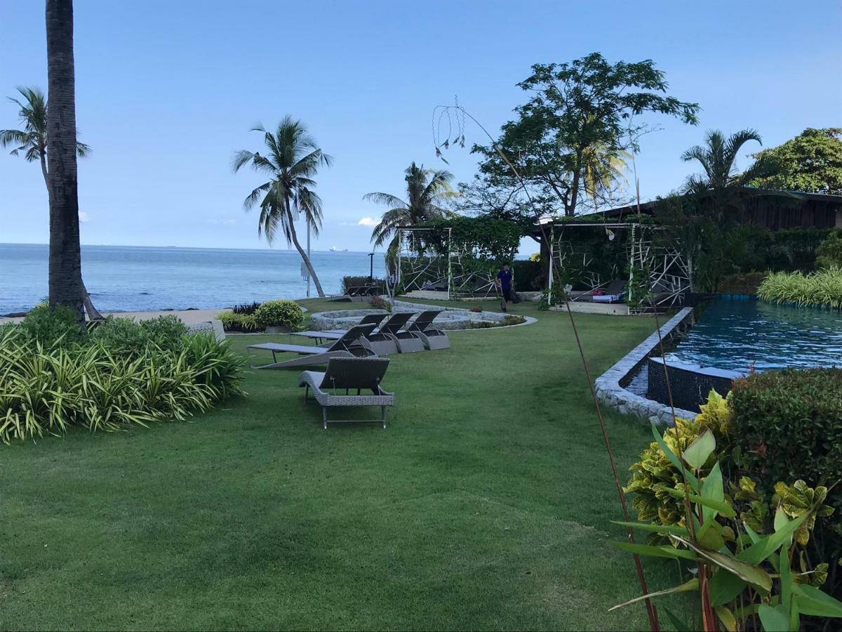 Luxurious Beachfront Pattaya Exterior photo
