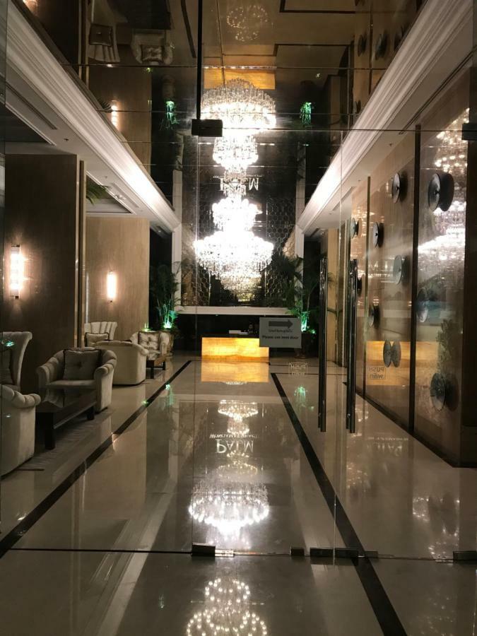 Luxurious Beachfront Pattaya Exterior photo